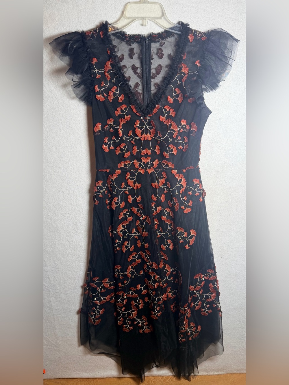 Alex Marie Becky Floral Embroidered Mesh Gown V-Neck Flutter Sleeve Black Size 4